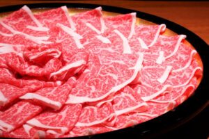 thinly slice wagyu for eating
